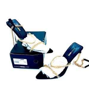 Size 9 fashion nova Heels